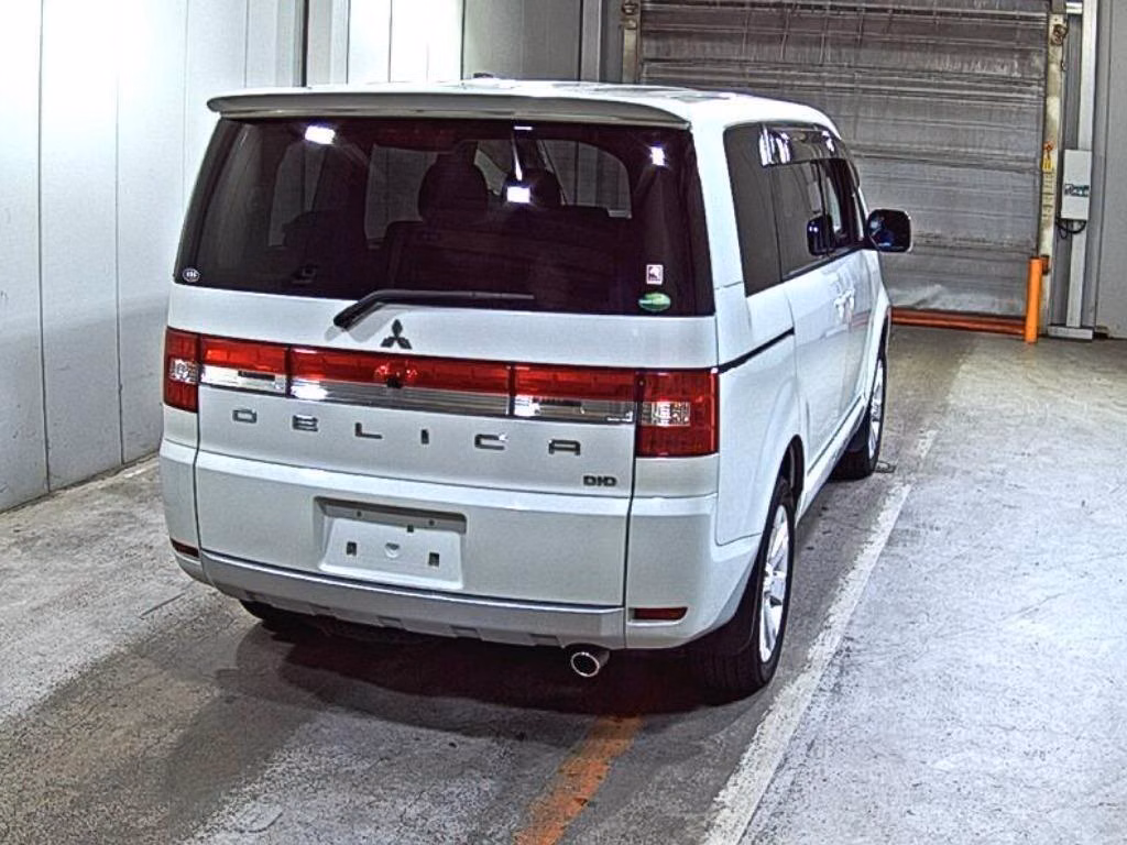 MITSUBISHI DELICA D:5