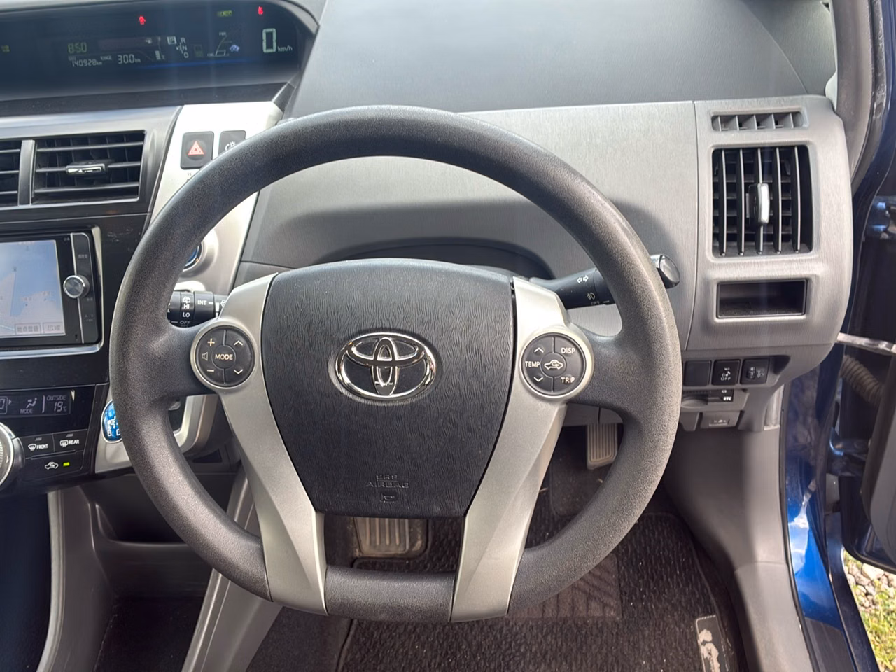 TOYOTA PRIUS ALPHA