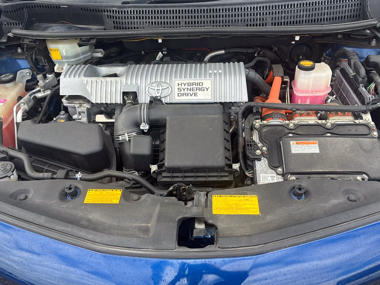 TOYOTA PRIUS ALPHA