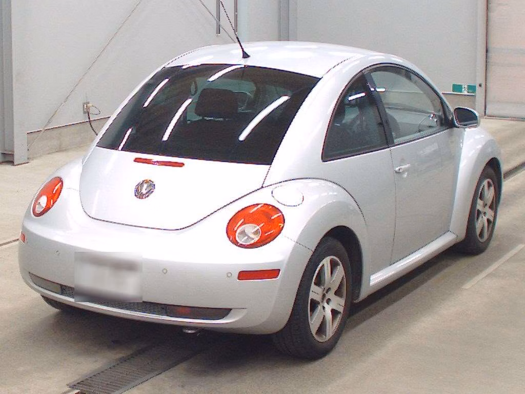 VOLKSWAGEN BEETLE