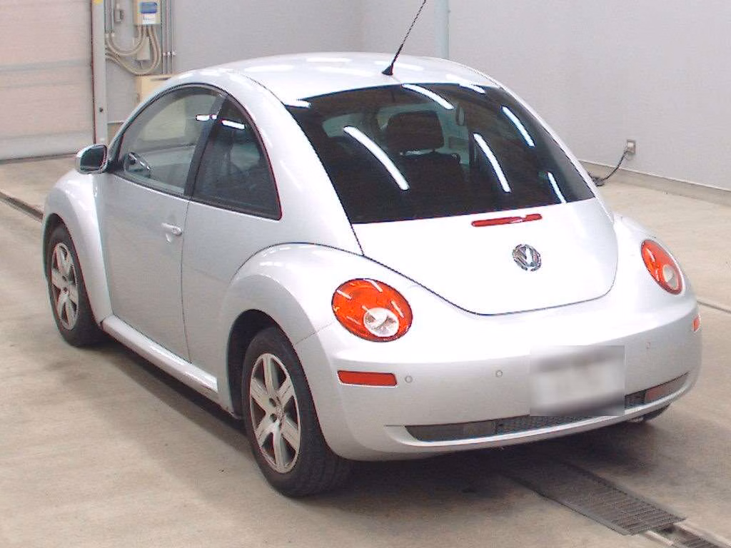 VOLKSWAGEN BEETLE