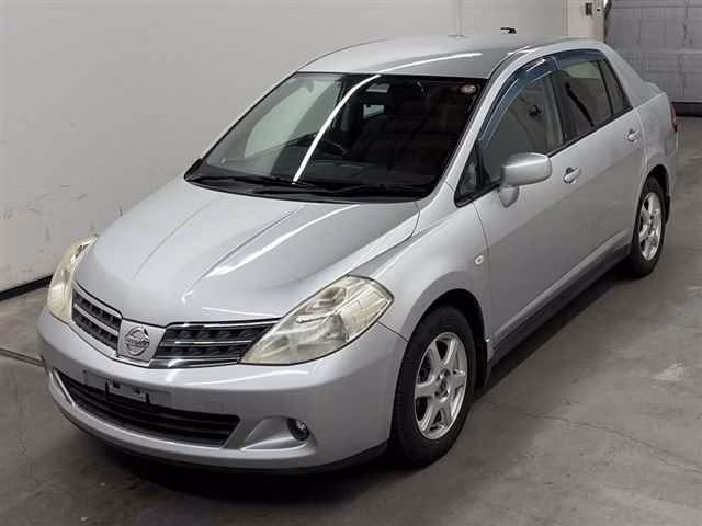 NISSAN TIIDA LATIO