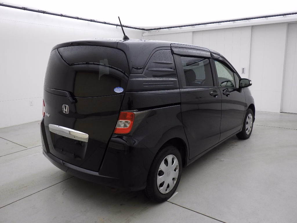 HONDA FREED SPIKE