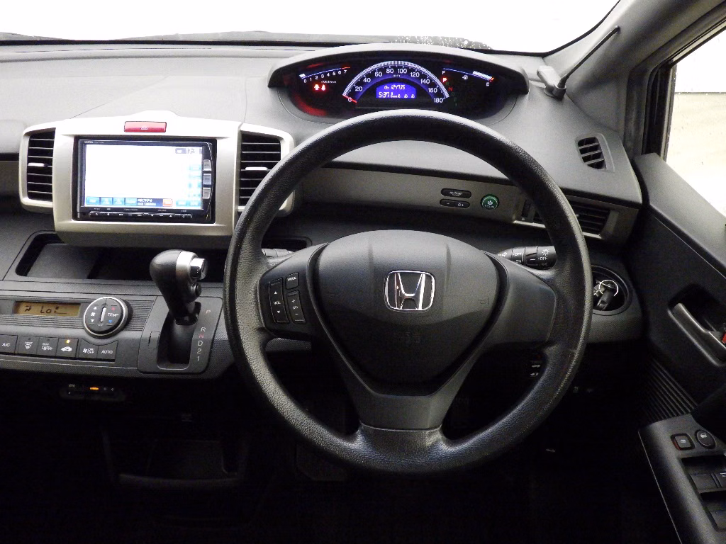 HONDA FREED SPIKE