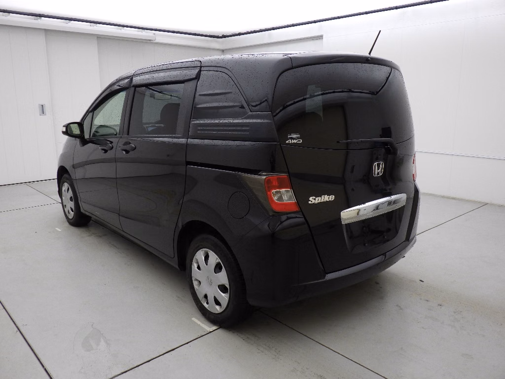 HONDA FREED SPIKE