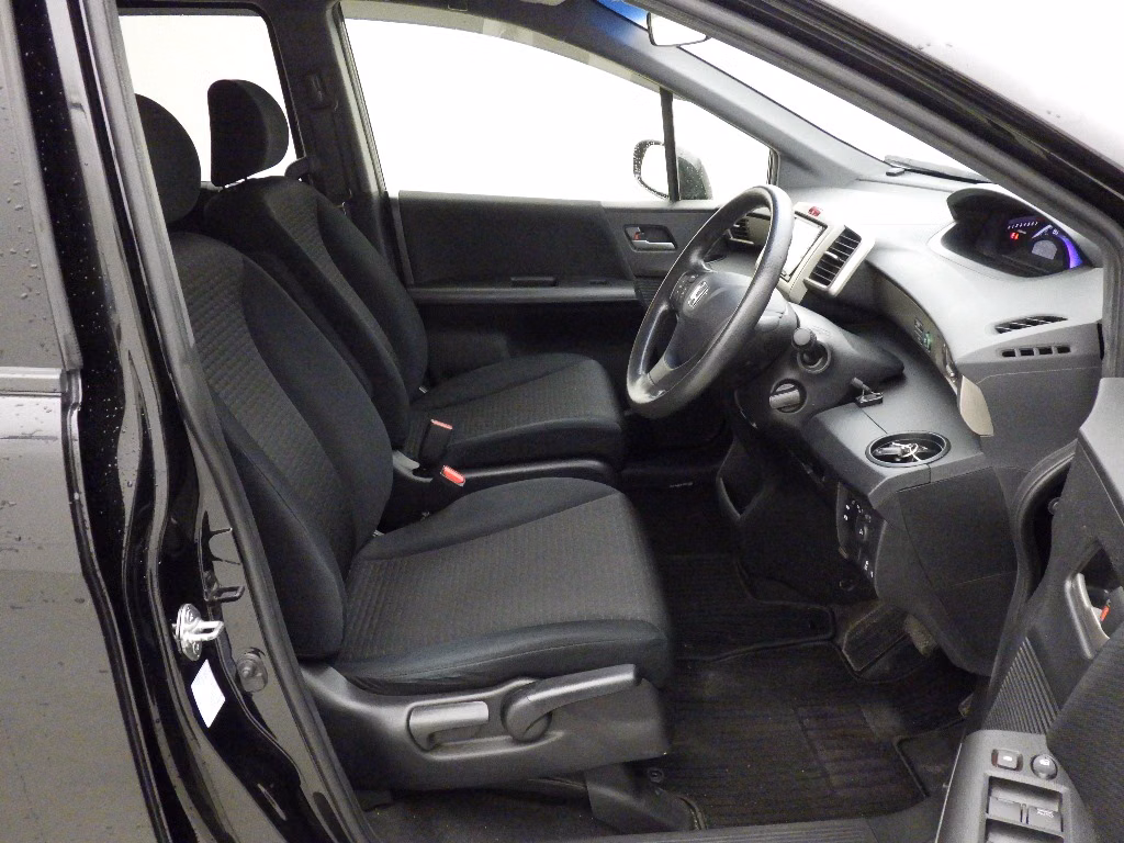 HONDA FREED SPIKE