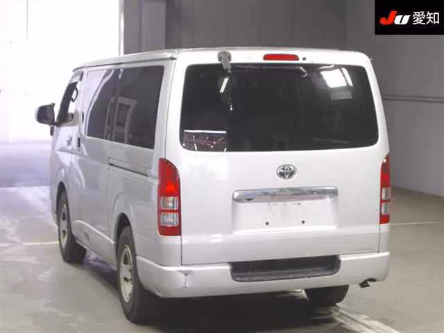 TOYOTA REGIUS ACE