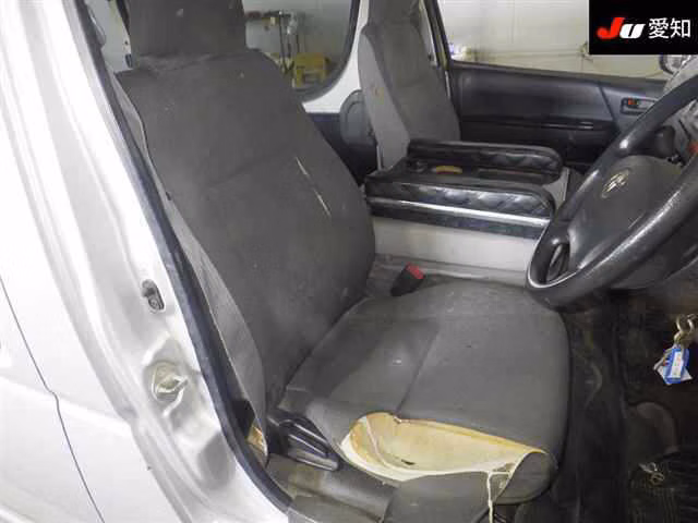 TOYOTA REGIUS ACE