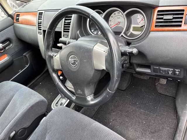 NISSAN TIIDA LATIO