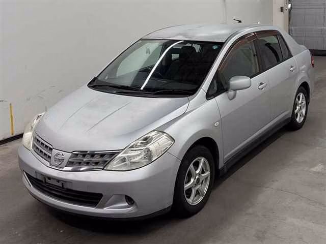 NISSAN TIIDA LATIO