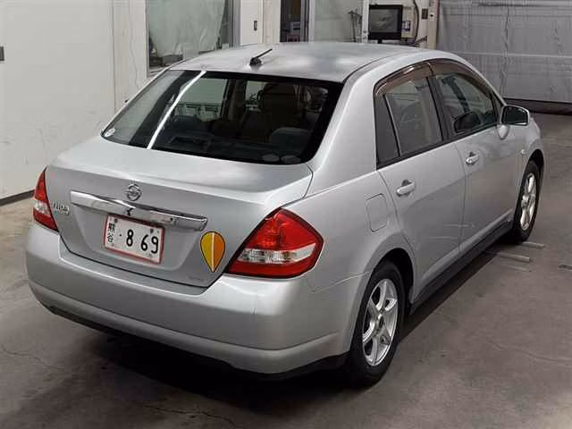 NISSAN TIIDA LATIO
