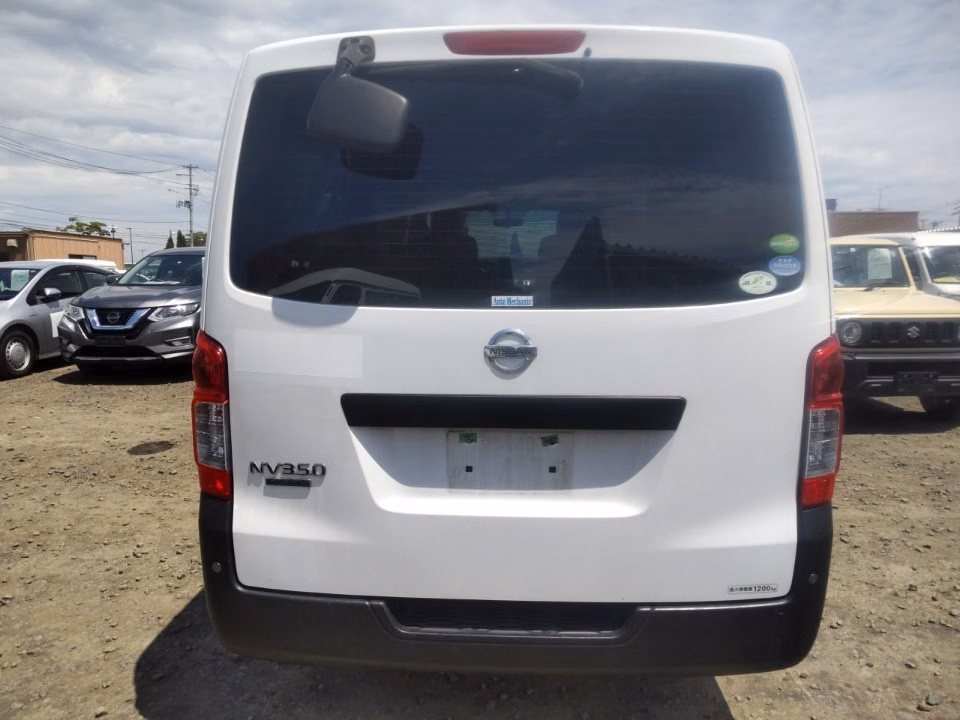 NISSAN NV350 CARAVAN