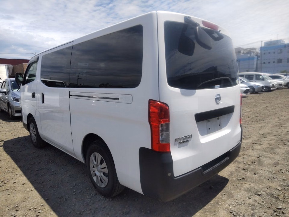 NISSAN NV350 CARAVAN