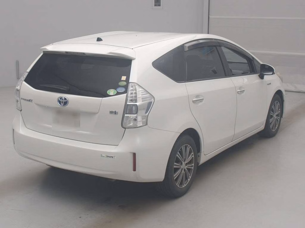 TOYOTA PRIUS ALPHA