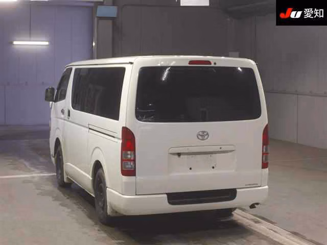 TOYOTA REGIUS ACE