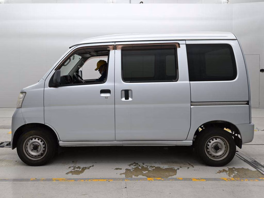 TOYOTA PIXIS VAN