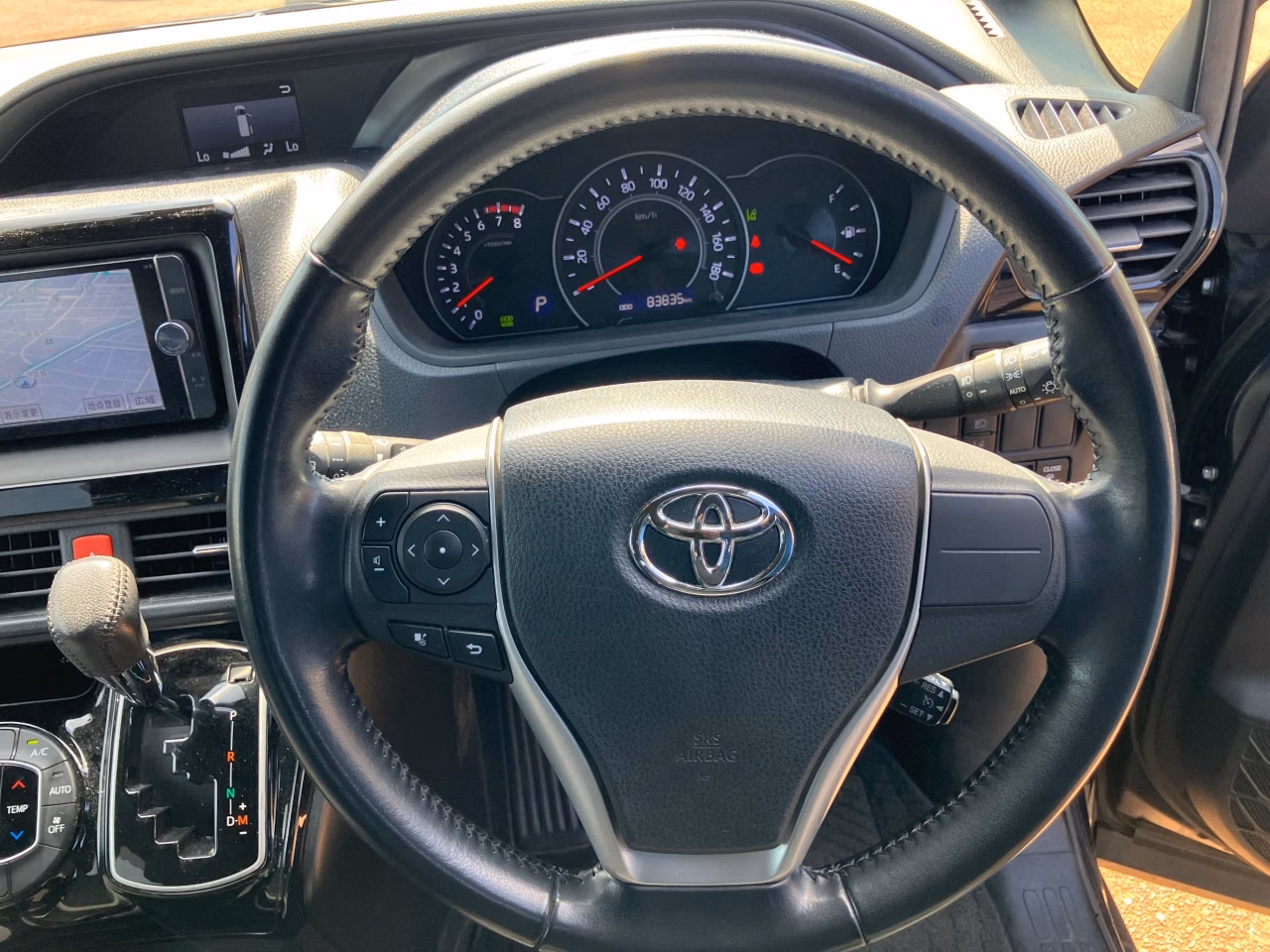 TOYOTA NOAH