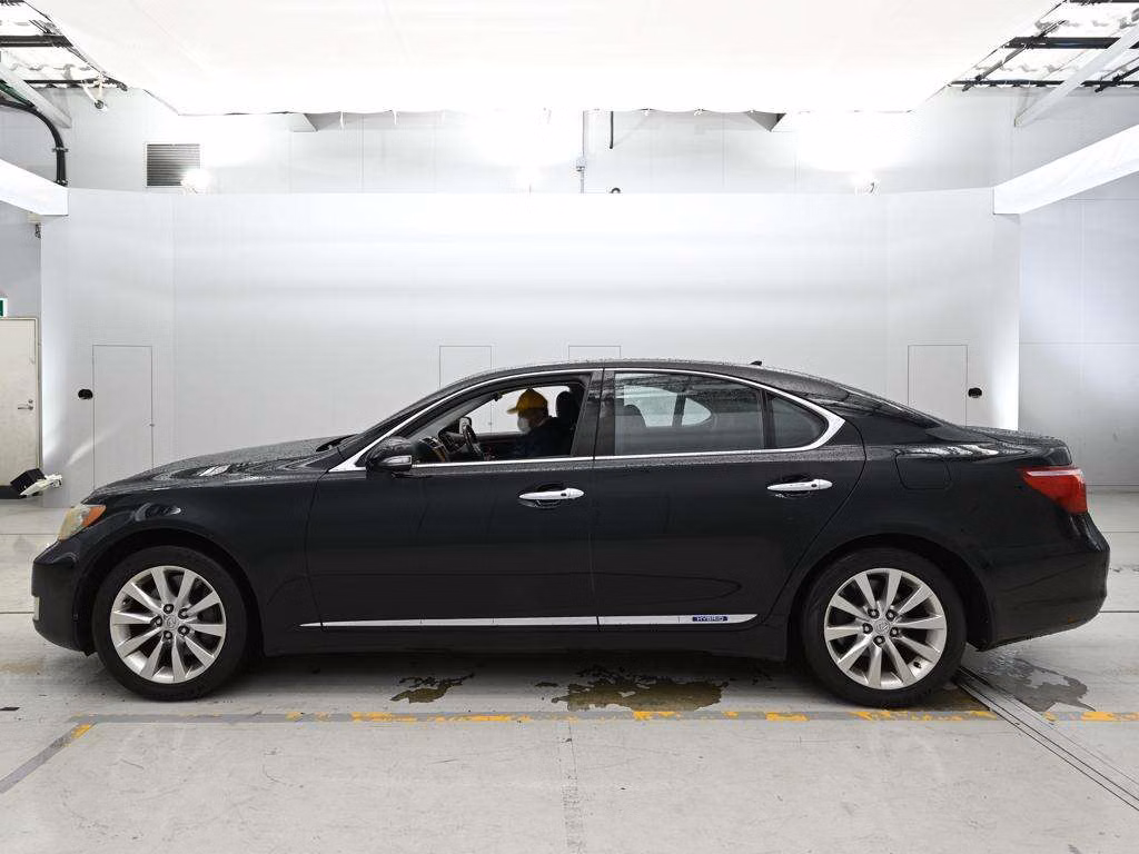 LEXUS LS600H