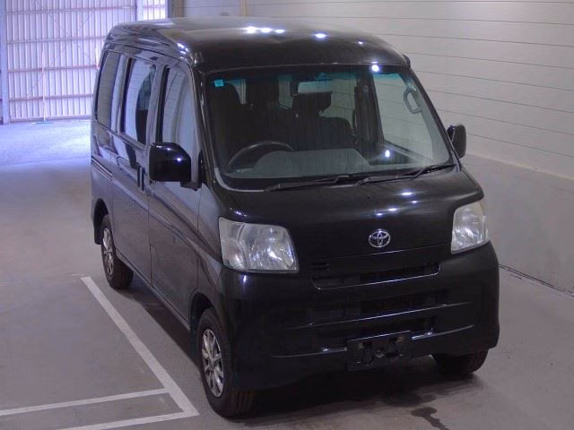 TOYOTA PIXIS VAN