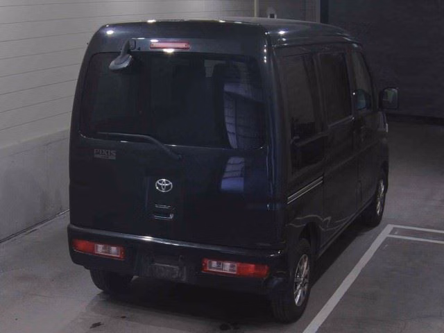 TOYOTA PIXIS VAN