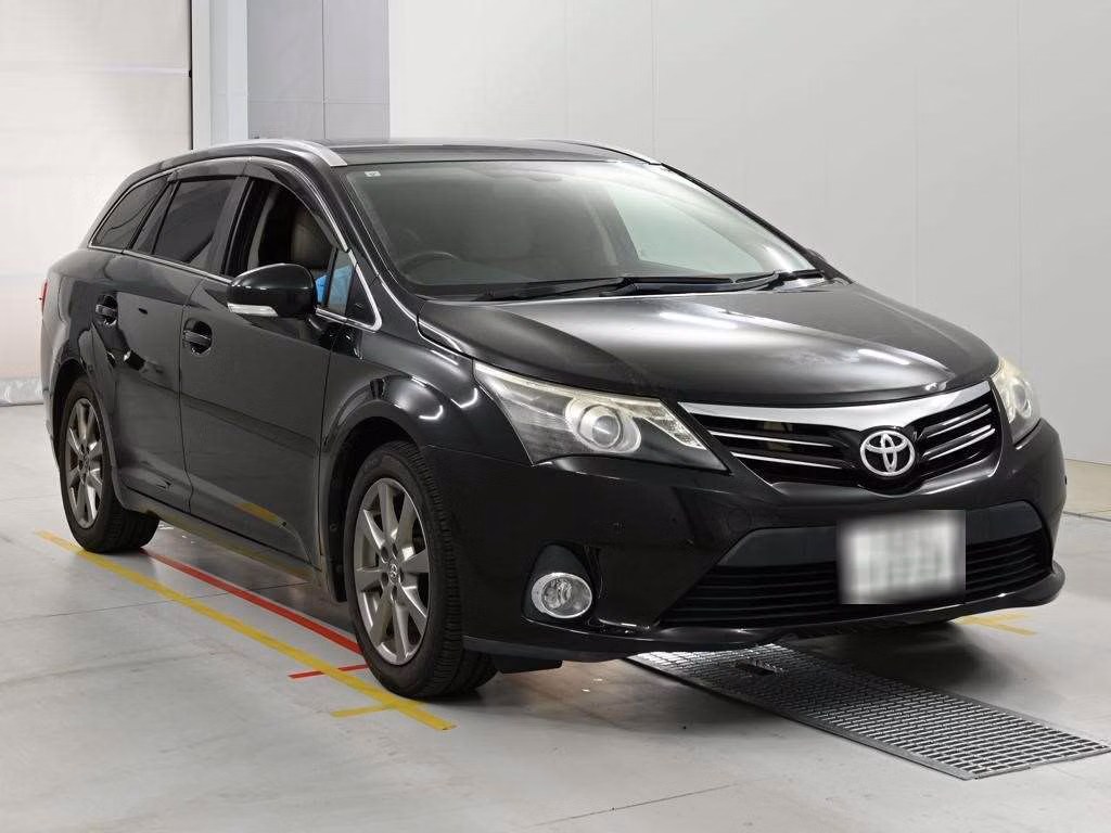 TOYOTA AVENSIS