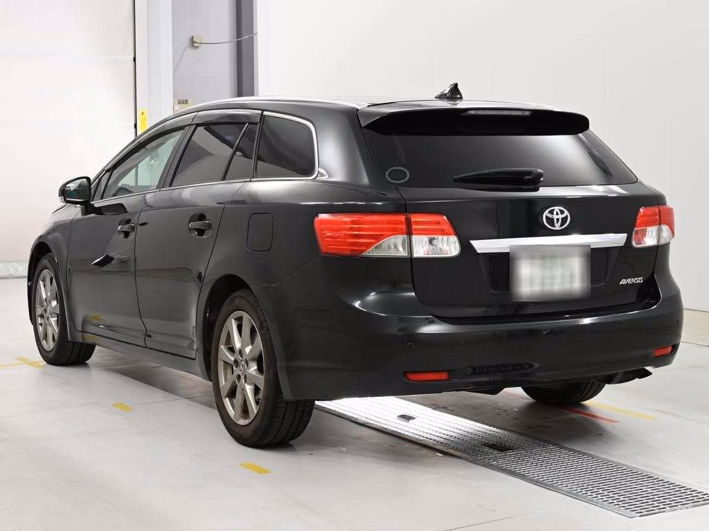TOYOTA AVENSIS