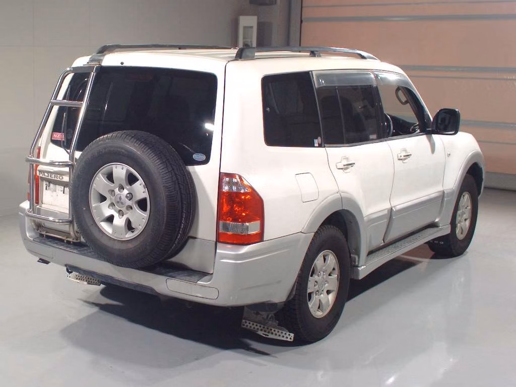 MITSUBISHI PAJERO