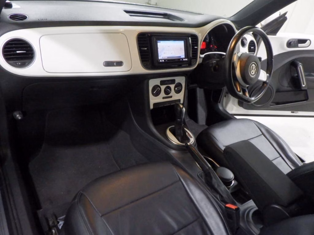 VOLKSWAGEN BEETLE