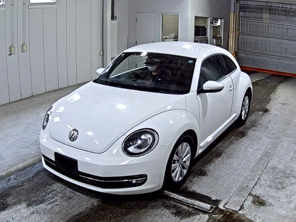 VOLKSWAGEN BEETLE