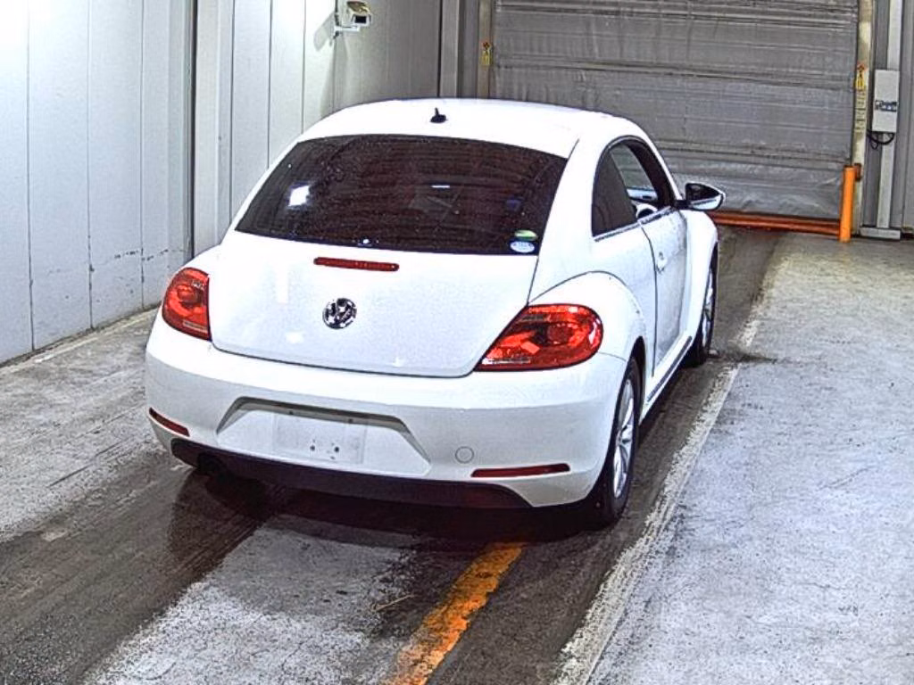 VOLKSWAGEN BEETLE