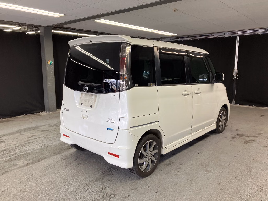 NISSAN ROOX