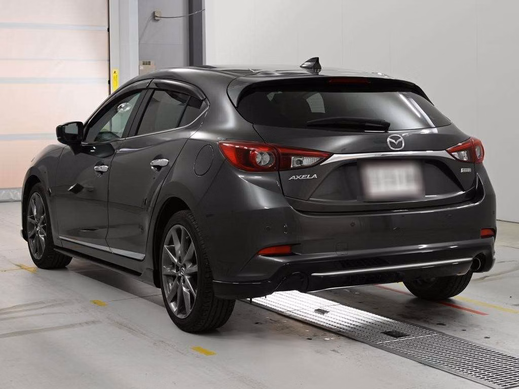 MAZDA AXELA
