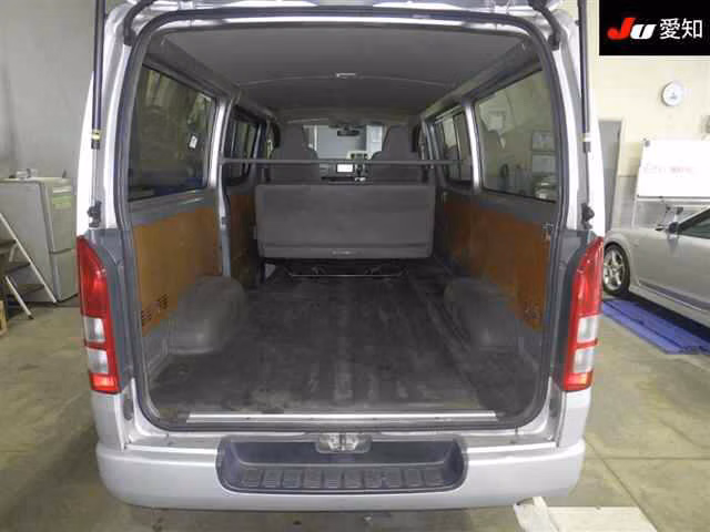 TOYOTA REGIUS ACE