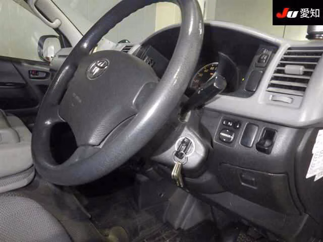 TOYOTA REGIUS ACE