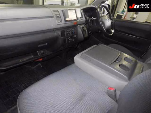 TOYOTA REGIUS ACE