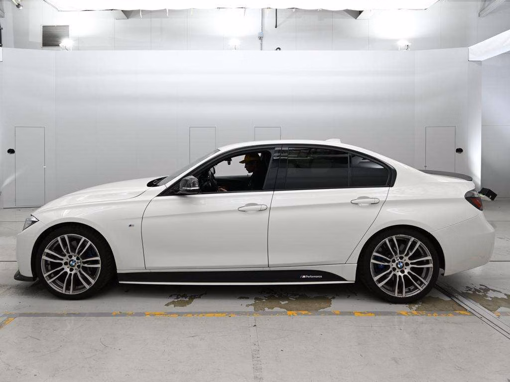 BMW 3-SERIES