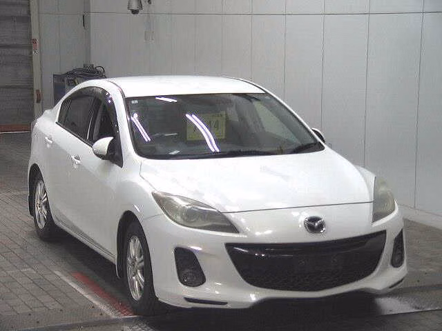 MAZDA AXELA