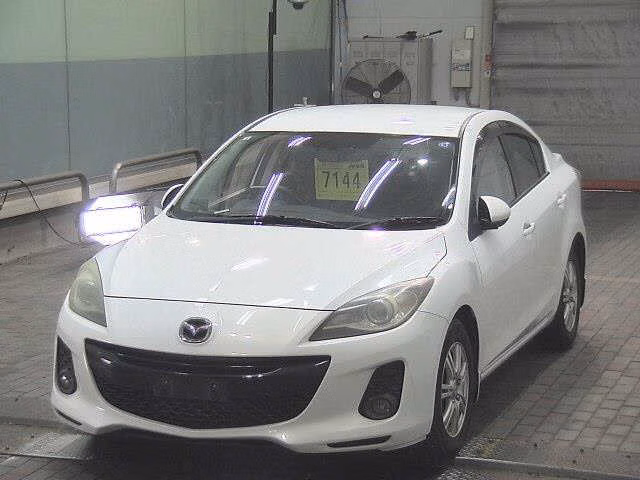 MAZDA AXELA