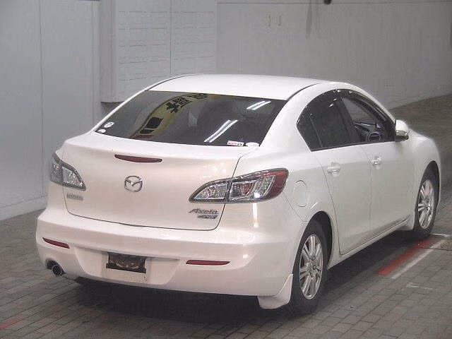 MAZDA AXELA