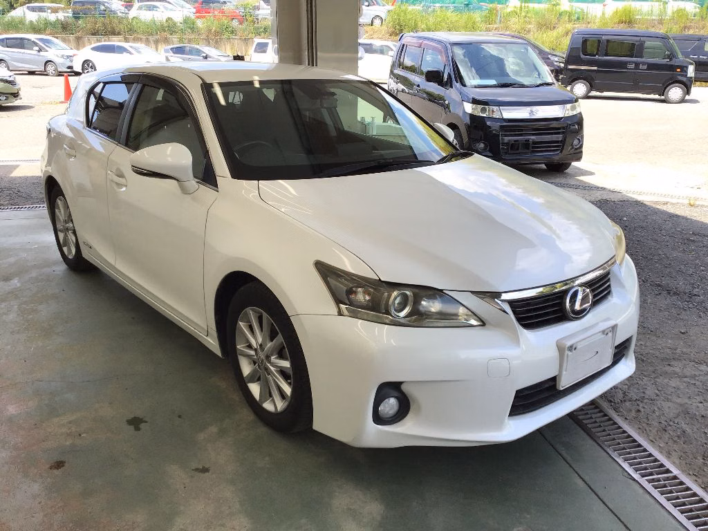 LEXUS CT200H