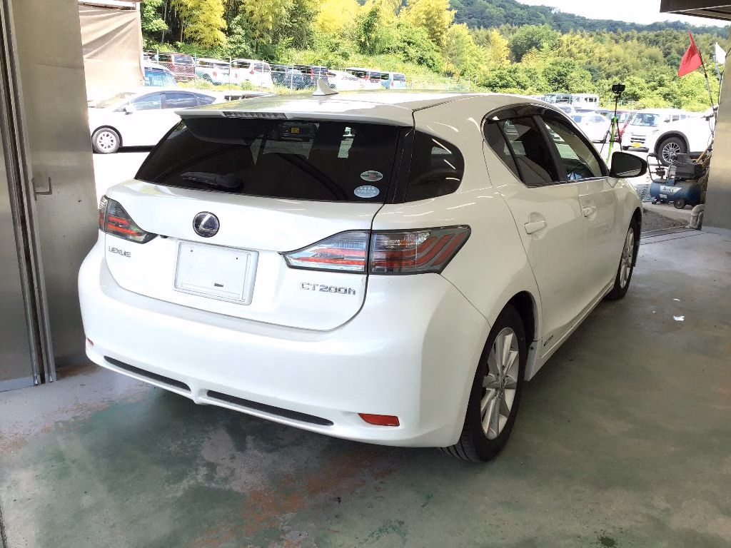 LEXUS CT200H