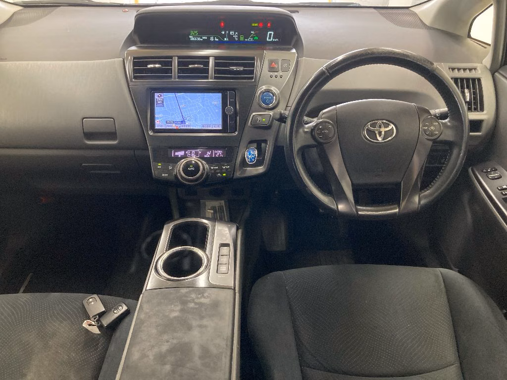 TOYOTA PRIUS ALPHA