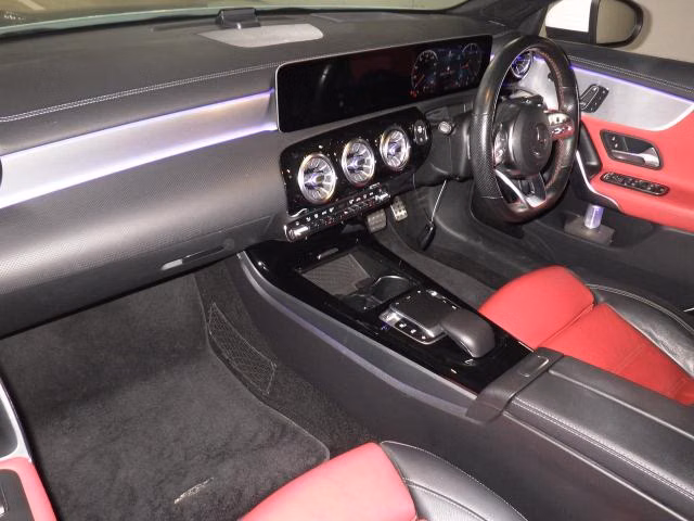 MERCEDES-BENZ CLA-CLASS