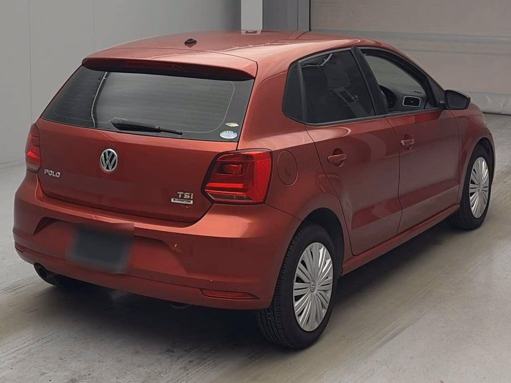 VOLKSWAGEN POLO