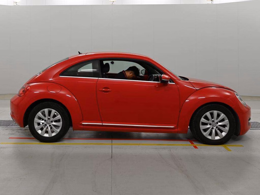VOLKSWAGEN BEETLE