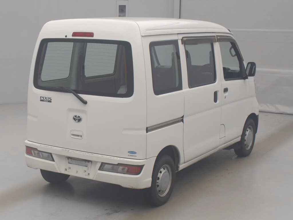 TOYOTA PIXIS VAN