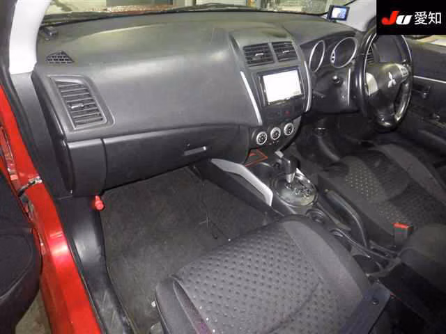 MITSUBISHI RVR