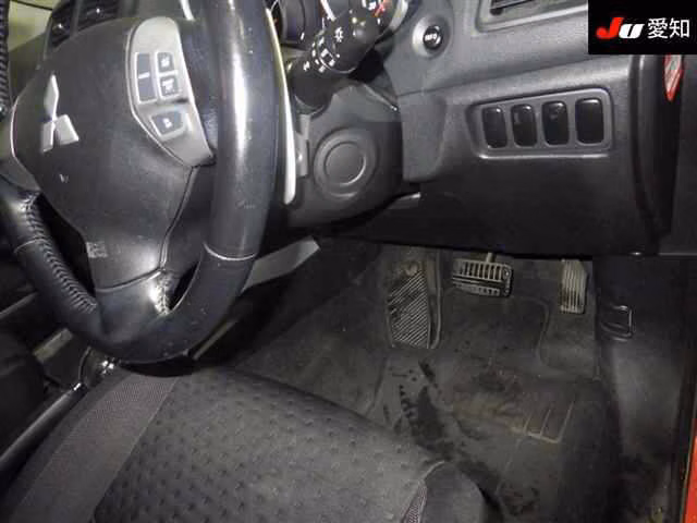 MITSUBISHI RVR