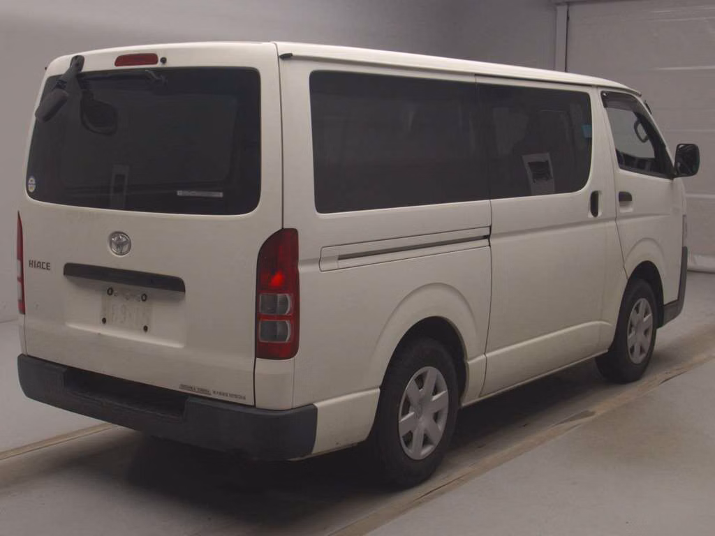 TOYOTA REGIUS ACE