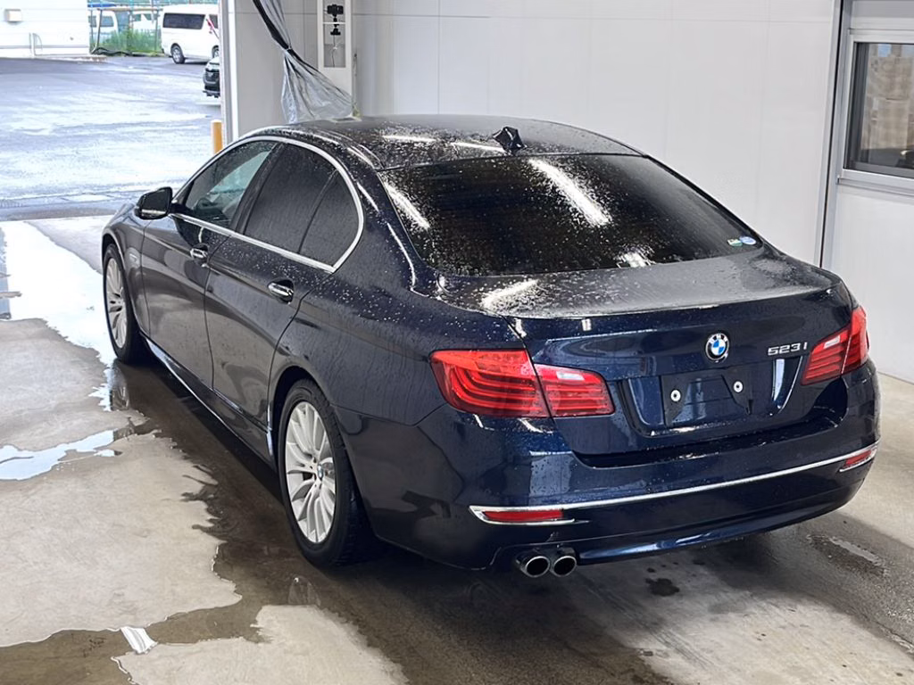 BMW 5-SERIES